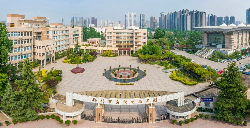校園大門1.jpg