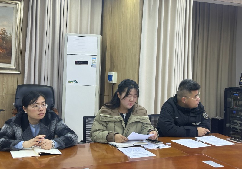 1761873211725893.jpg 人工智能系主任王存煥傳達(dá)市教育局相關(guān)文件精神.jpg