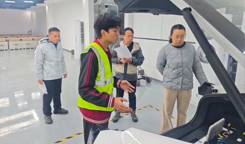 1763952911376558.jpg 4.智能網(wǎng)聯(lián)汽車技術李世鈺同學為大家解答技術細節(jié).jpg