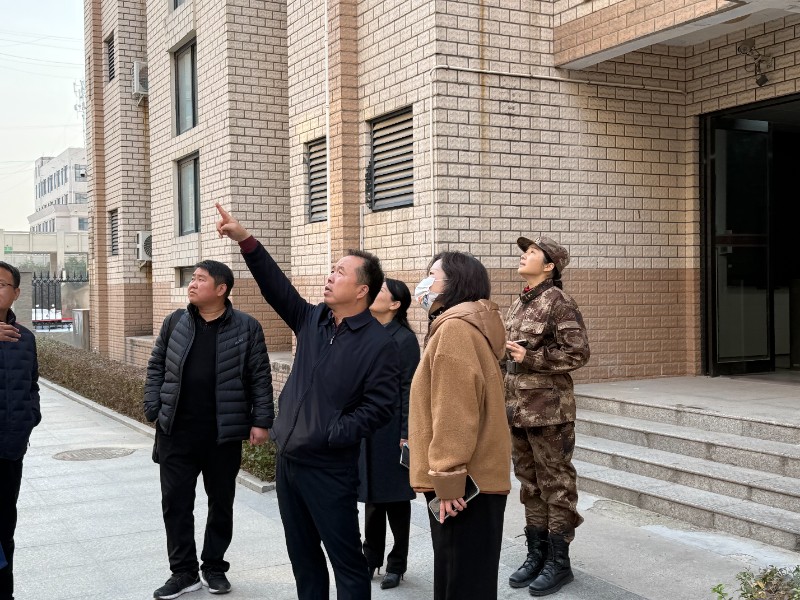 1765329754892964.jpg 1檢查破窗拆網(wǎng)情況.jpg