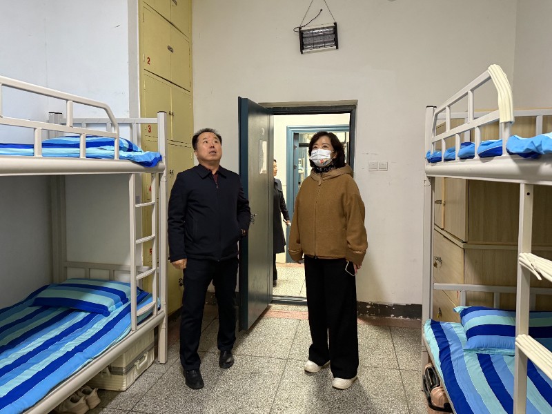 1765329781879570.jpg 2檢查宿舍.jpg