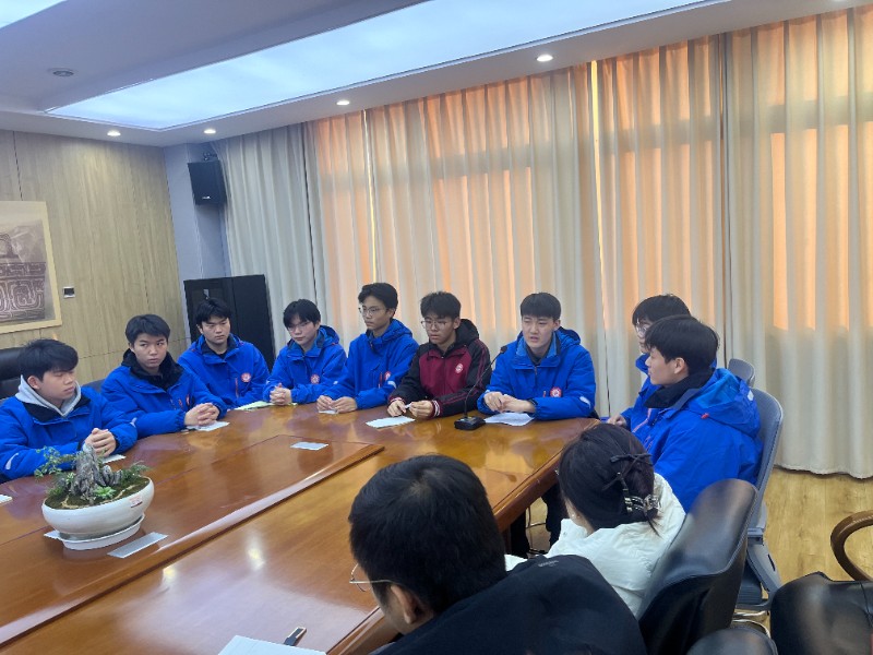 1766026832523131.jpg 學(xué)生代表表達(dá)心聲.jpg