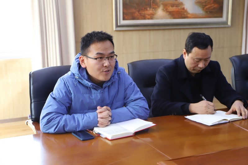 政教主任禹可對(duì)新教師班主任工作提出要求.JPG